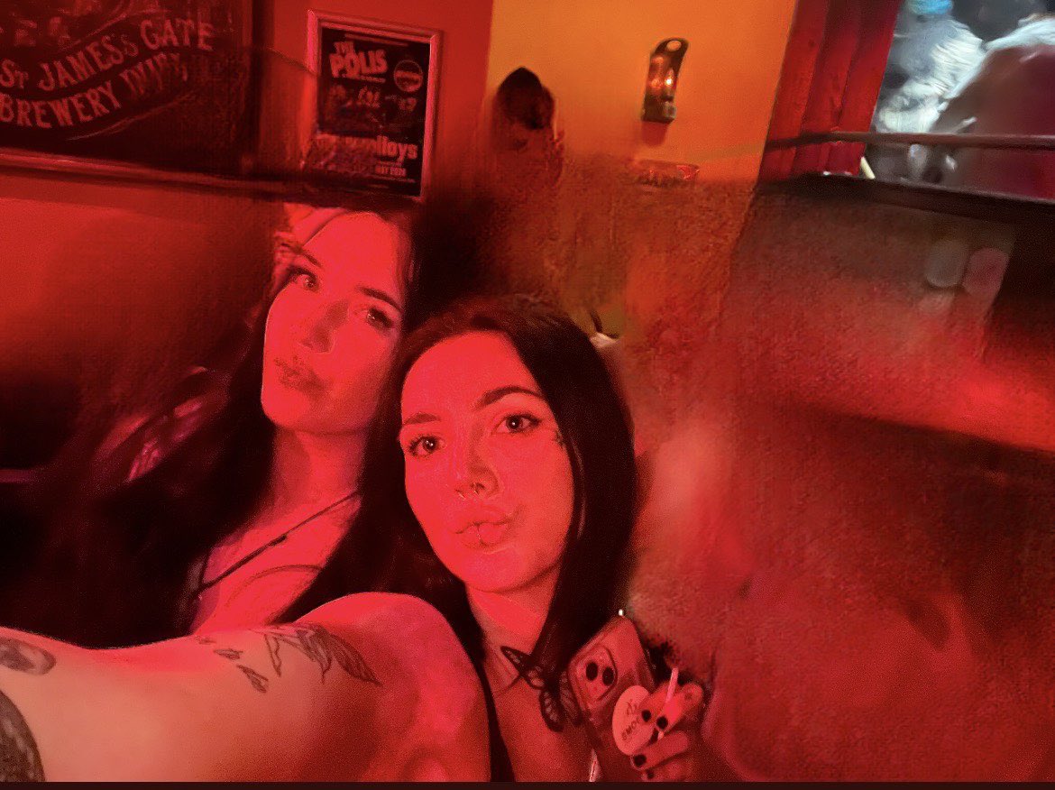 emxbl's tweet image. Out for drinks 🧘🏼‍♀️🧘🏼‍♀️🧘🏼‍♀️ Get sending wallets 
#domme #findom #uk #rev
