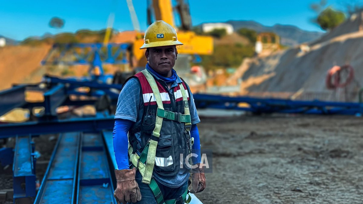 ICAMexico's tweet photo. Hoy reconocemos el empeño, la fuerza de trabajo y el talento de quienes construyen con nosotros con motivo de la celebración del 3 de mayo ¡Feliz Día de la Santa Cruz! #ColecciónICA https://t.co/3xQsduDWql