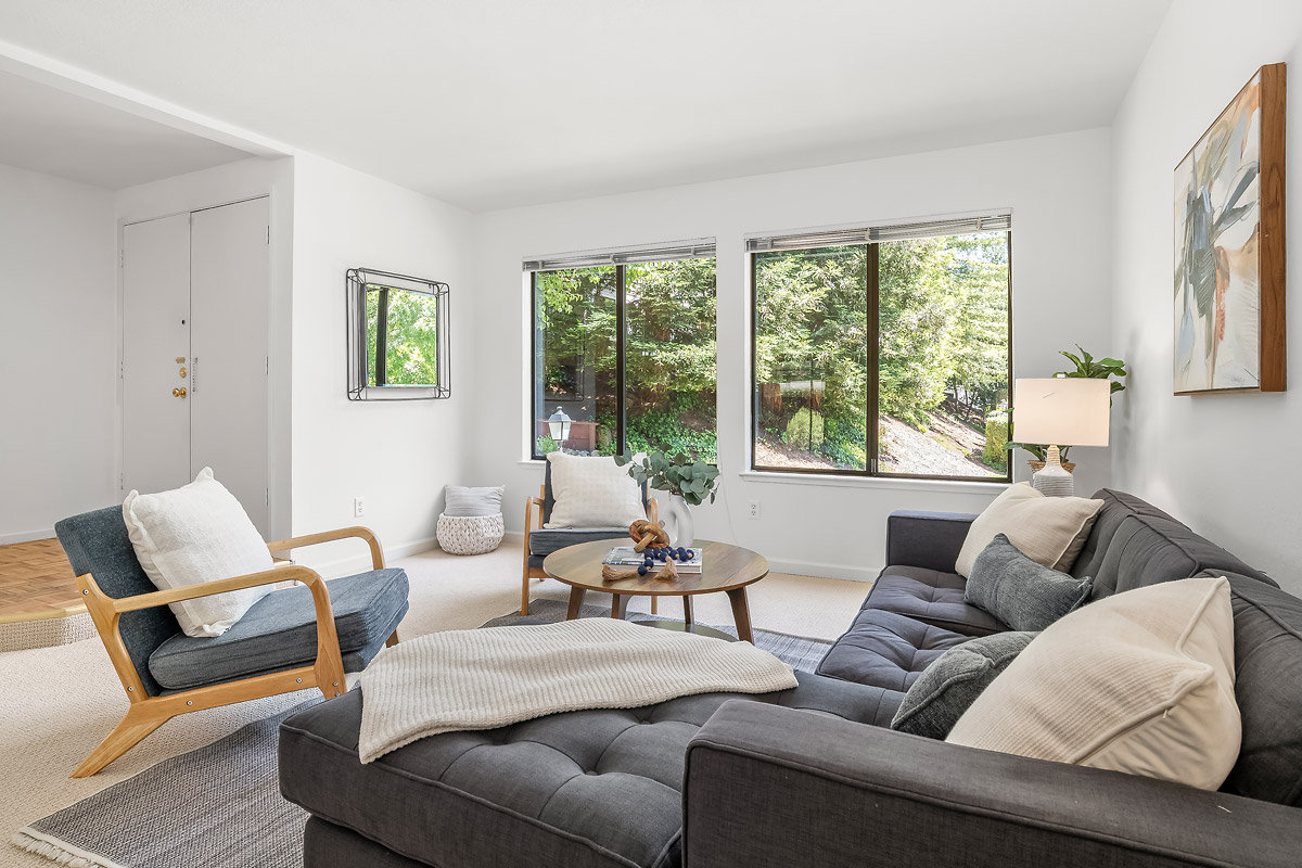 kylefrazier's tweet photo. 307 Scotia Lane | South Novato 94949
Updated 3BD/1.5BA end-unit townhome among the redwoods. Newer everything, EV charger, community pool.

📸 Photos, video &amp; floor plan: https://t.co/0wDQhM4s0b

#NovatoRealEstate #MarinCounty https://t.co/lnaqbGuxLx
