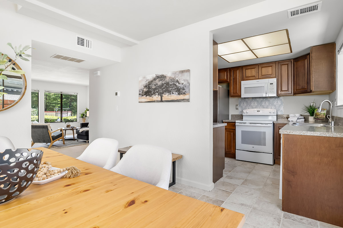 kylefrazier's tweet photo. 307 Scotia Lane | South Novato 94949
Updated 3BD/1.5BA end-unit townhome among the redwoods. Newer everything, EV charger, community pool.

📸 Photos, video &amp; floor plan: https://t.co/0wDQhM4s0b

#NovatoRealEstate #MarinCounty https://t.co/lnaqbGuxLx