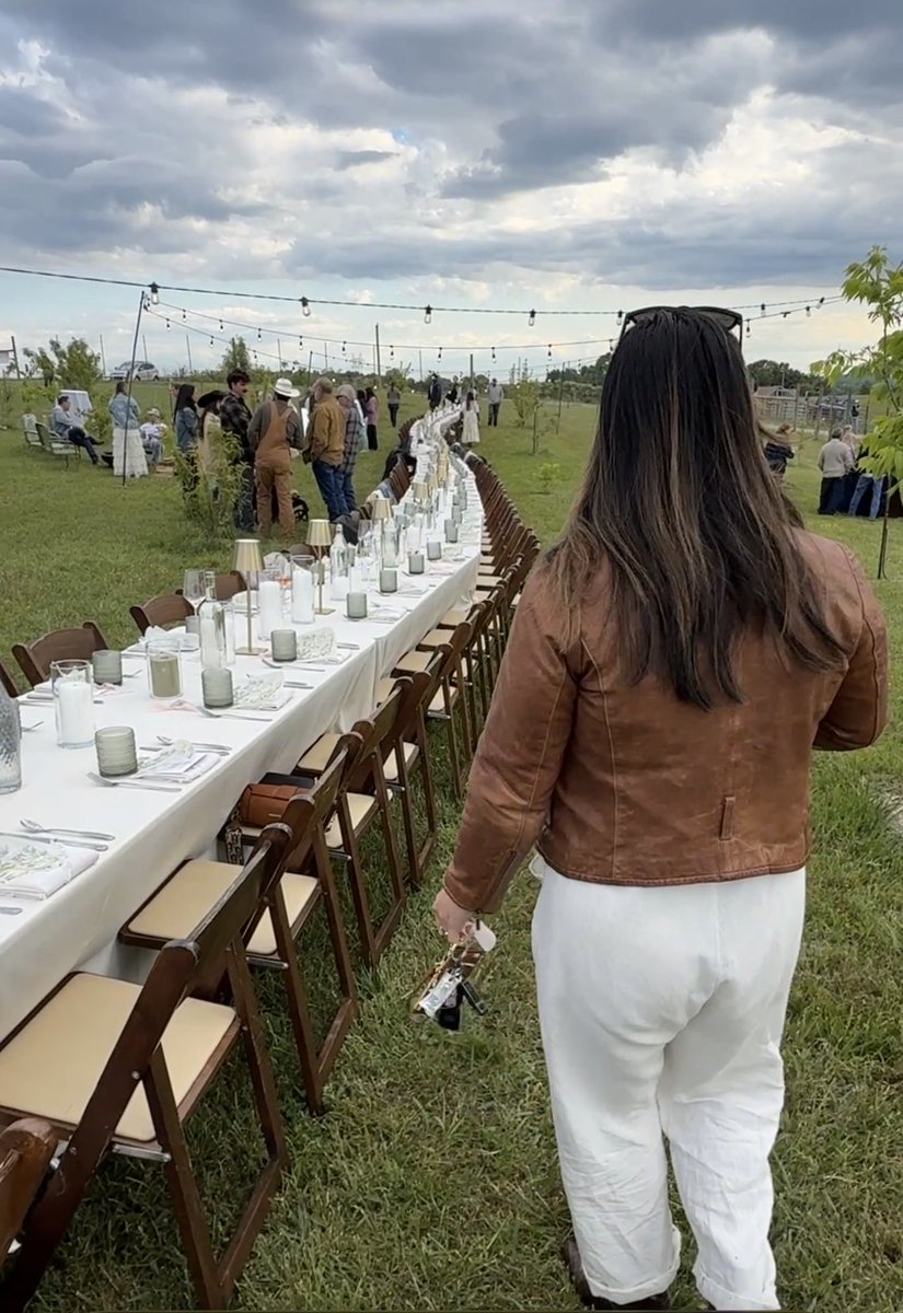 kylaugccreator's tweet image. Lived in Nashville for 20 years and finally experienced @edibleNash farm-to-table dinner… and wow.

The food, the drinks, the sunset, the people, everything was just so good.

If you’re visiting Nashville, this is one of those experiences you must do. #nashville #ugccommunity