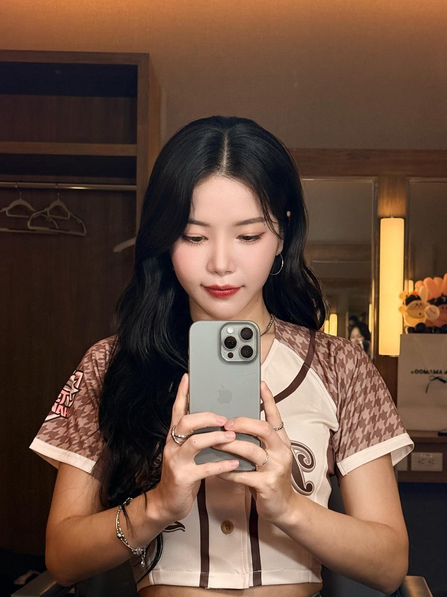 latinmoomoo's tweet image. (2)
instagram.com/p/DX4E6oLj_SG/

"👍🏽👍🏽👍🏽"

#Solar #솔라
@RBW_MAMAMOO