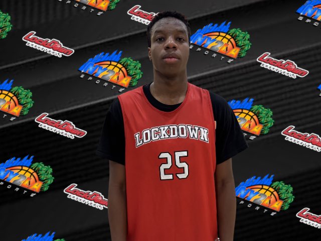 CoachDJ_Mlach's tweet photo. Good team win for 17U Chicago Lockdown Daniels over Herro National. Big scoring output from 6’4 F Mohammad Farhan scoring 28 points along with 13 from 6’1 PG Daniel Morakinyo. @ny2lasports #NY2LAINVITATIONAL https://t.co/yQRD7IJYnO