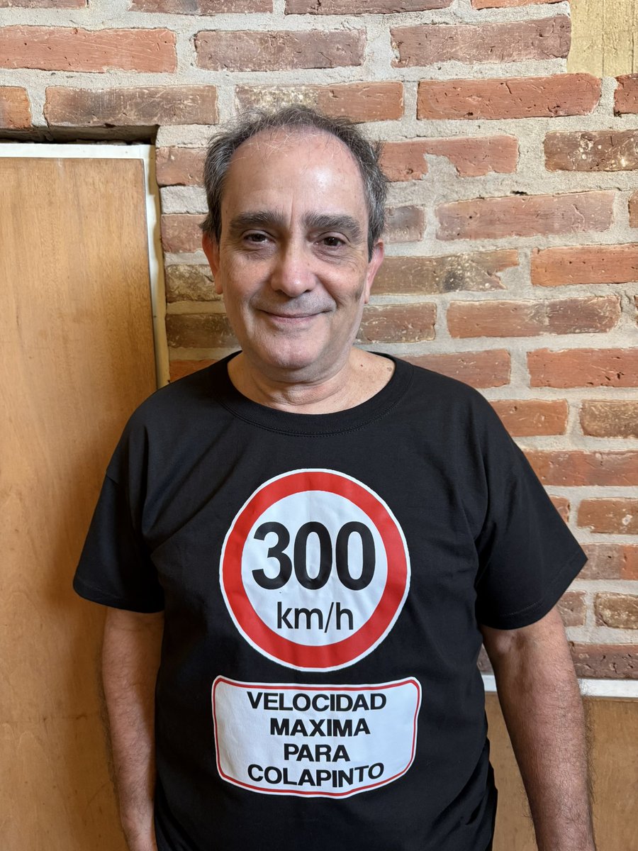 aixak's tweet photo. @FranColapinto @ColapintoFiles @lastiasdefranco 
Hoy es domingo de carrera, ergo se viste como corresponde.
Recién salida del horno.
Gracias @cieliestrellado https://t.co/0zEZ2jSW6a