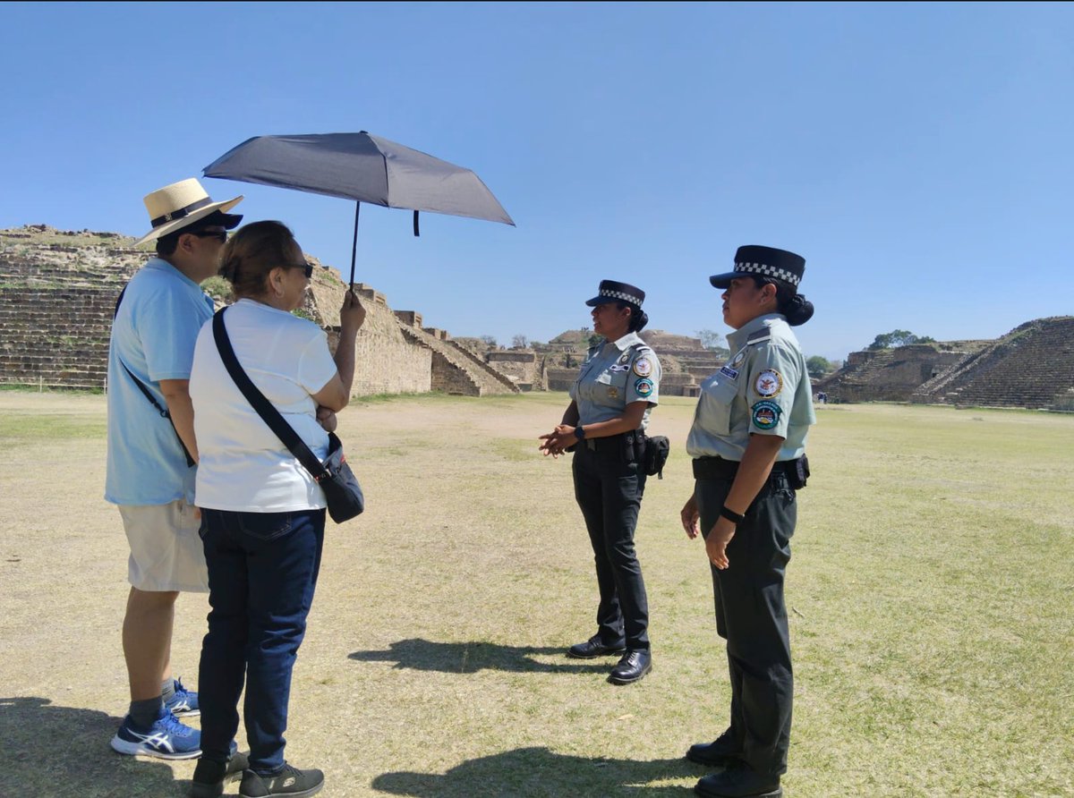 GN_MEXICO_'s tweet image. ¡Comprometidos en proteger el patrimonio cultural! En #Oaxaca, la #GuardiaNacional realiza recorridos preventivos y de proximidad social, en la zona arqueológica de Monte Albán, con la finalidad de brindar seguridad y apoyo a los turistas nacionales y extranjeros.