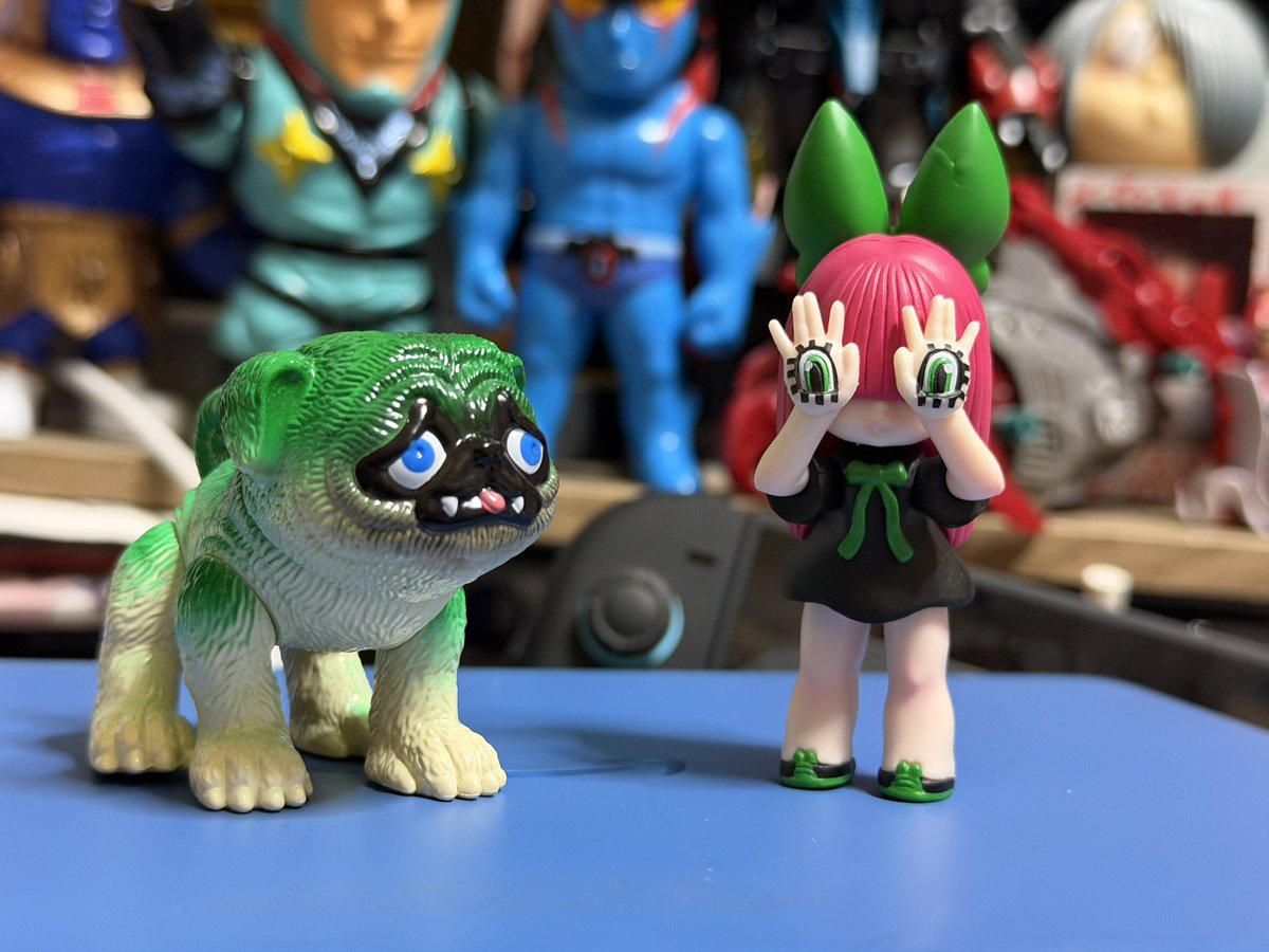 週末入手カプセルトイ。初版時には見つけることのできなかった、にぎる