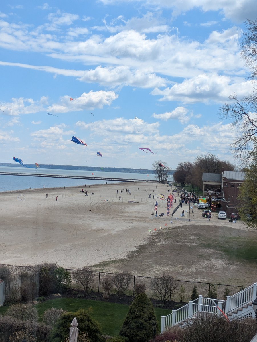 cmitchellrowe's tweet photo. Kite Flight has begun! https://t.co/PisfeUZAxs