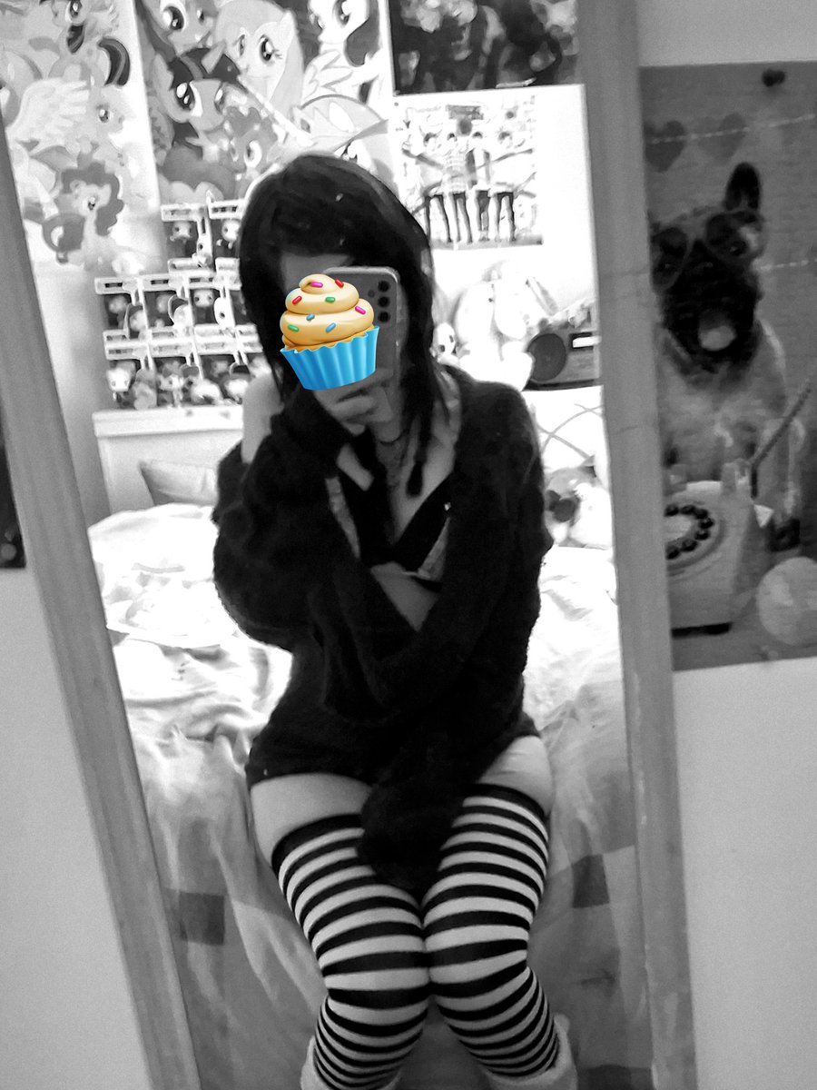 candyGirl 🍭🍭🧁🍩🩷🎀 tweet media