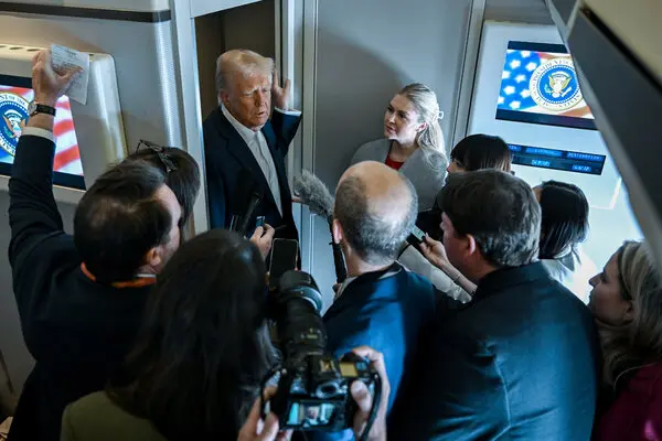 ThuanGlobal's tweet photo. Axios reports Iran sent the U.S. a 14-point proposal with a 1-month deadline to reach a deal reopening the Strait of Hormuz and ending the blockade, followed by another 1-month phase to negotiate its nuclear program.

President Donald Trump said he is dissatisfied and unlikely to accept it, as the U.S. maintains economic pressure, citing ~$5B in lost oil revenue and warning military action remains on the table.