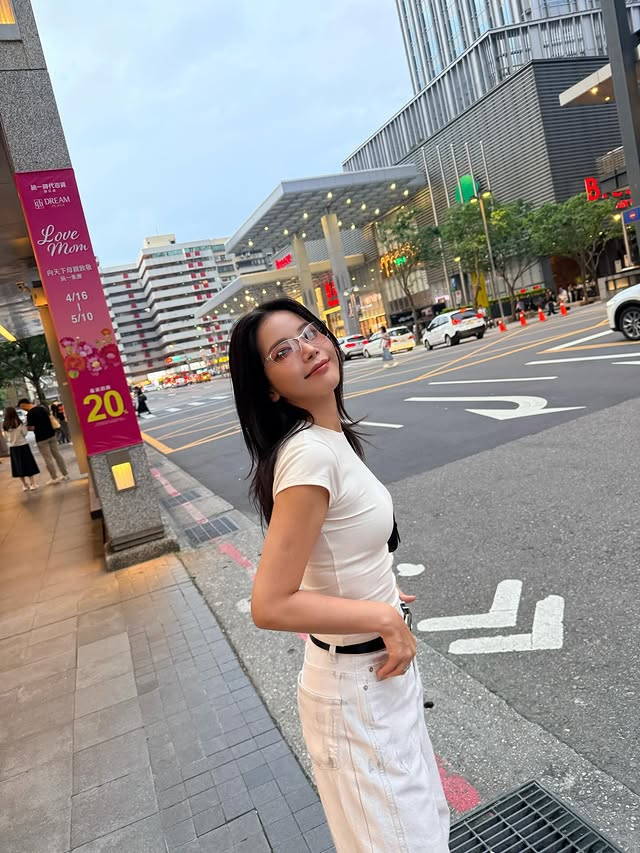 KimSolarBR's tweet image. 📲 03.05.26 | #SOLAR via Instagram (solarkeem) (4)

"👍🏽👍🏽👍🏽"

#솔라 #MAMAMOO #마마무 @RBW_MAMAMOO