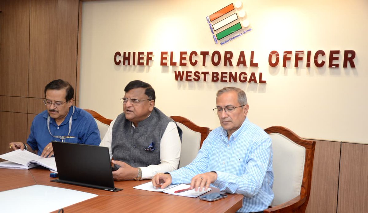 CEOWestBengal's tweet image. CEO West Bengal along with Special Observers conducting a video conference with all Counting Observers, DGP, ADG(L&amp;amp;O), SPNO, IG CRPF, DEOs, CPs, SPs, ROs and DFCs  on #WBLA  counting.
#WBLA2026 #Meeting 
@ECISVEEP 
@SpokespersonECI 
@PIBKolkata 
@airnews_kolkata