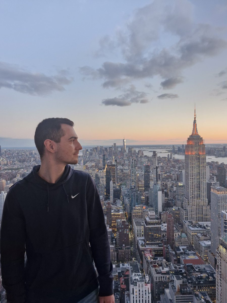 physicalexis's tweet photo. Oh NY #LGBTQIASparkleUp https://t.co/zwEatVpbdH