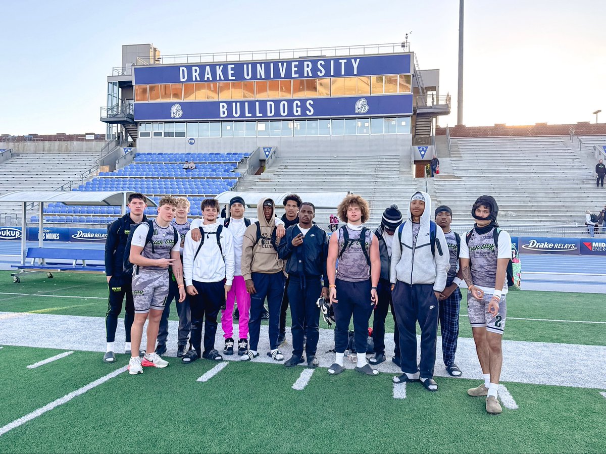 PickCityElite's tweet photo. Huge congrats to our 18U team on their 2nd place finish at the Big Baller Bash at @DrakeUniversity!  Thanks to @midamerica7v7 for hosting a great event. https://t.co/oYAB0x2Peg