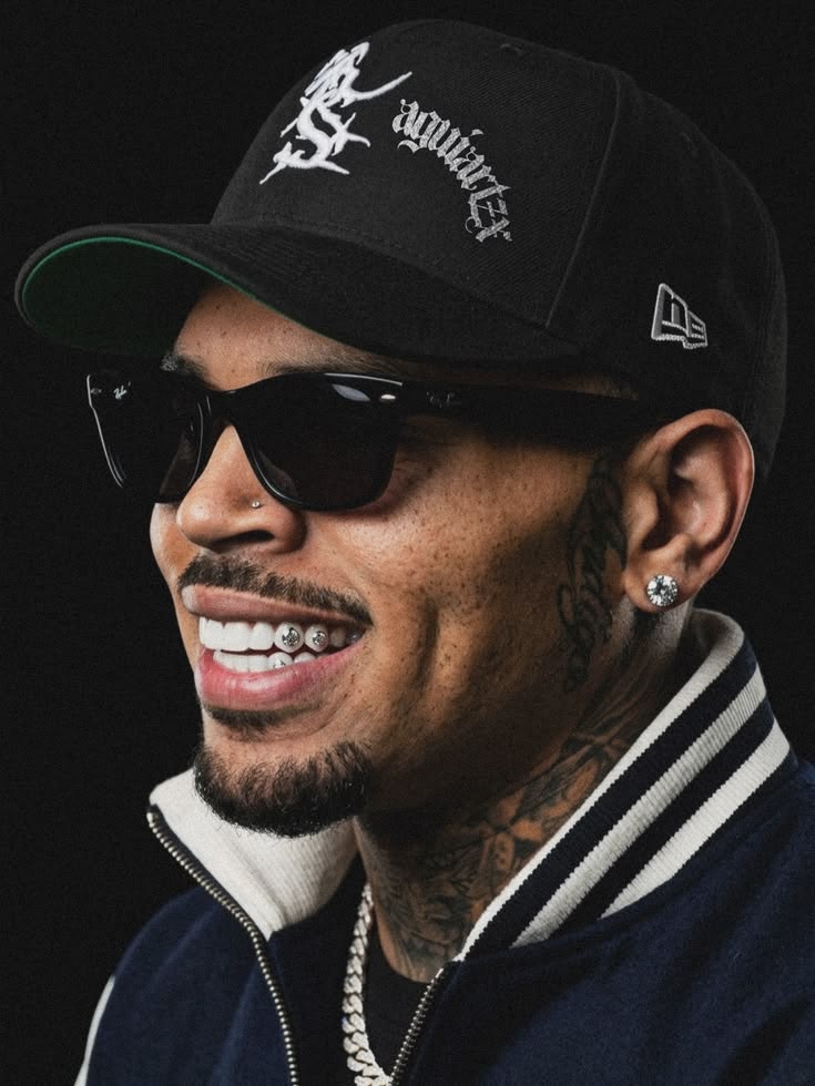 DullahTheking2's tweet photo. Chris Brown is one of the most consistent R&amp;B artists...

The new album might prove it again. 🔥

🐐 https://t.co/bWUQQ0Y9Uj