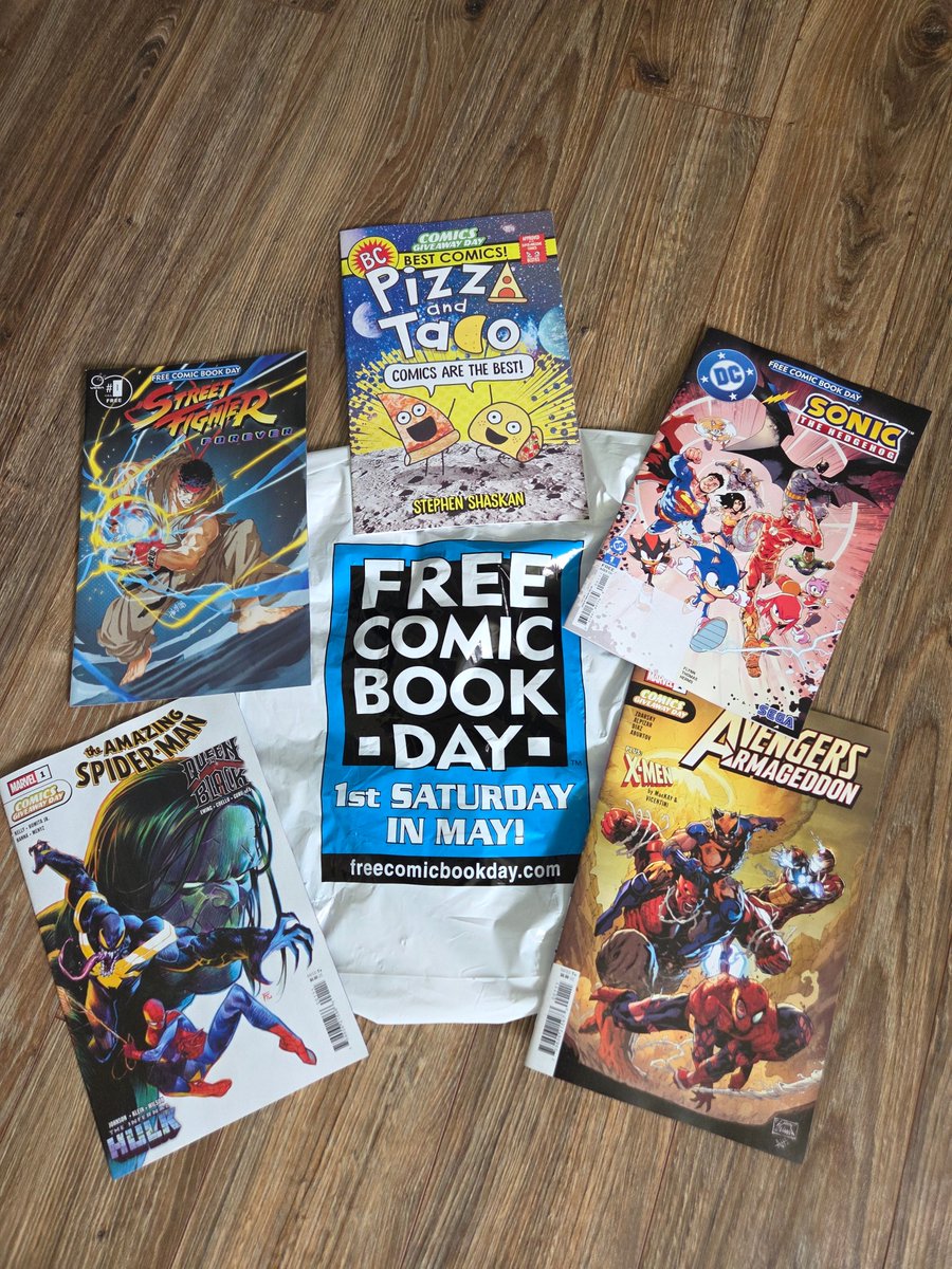 NicolasRSparrow's tweet photo. Free Comic Book Day haul from yesterday! Just some of the pickups https://t.co/1LdjSDNwOV