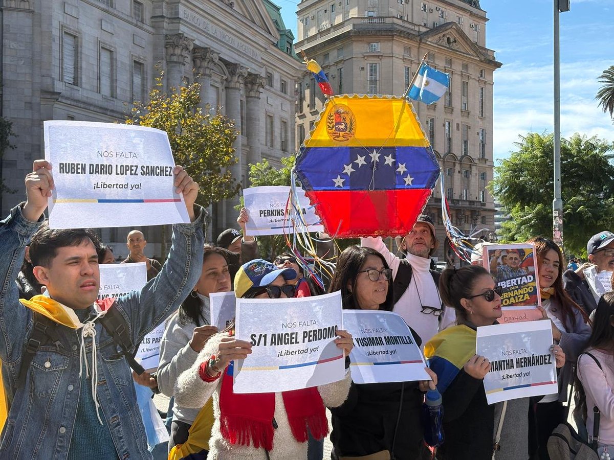 EliTrotta's tweet image. Desde Buenos Aires: libertad para Germán Giuliani y para TODOS los presos políticos de la dictadura chavista.

#QueSeanTodos