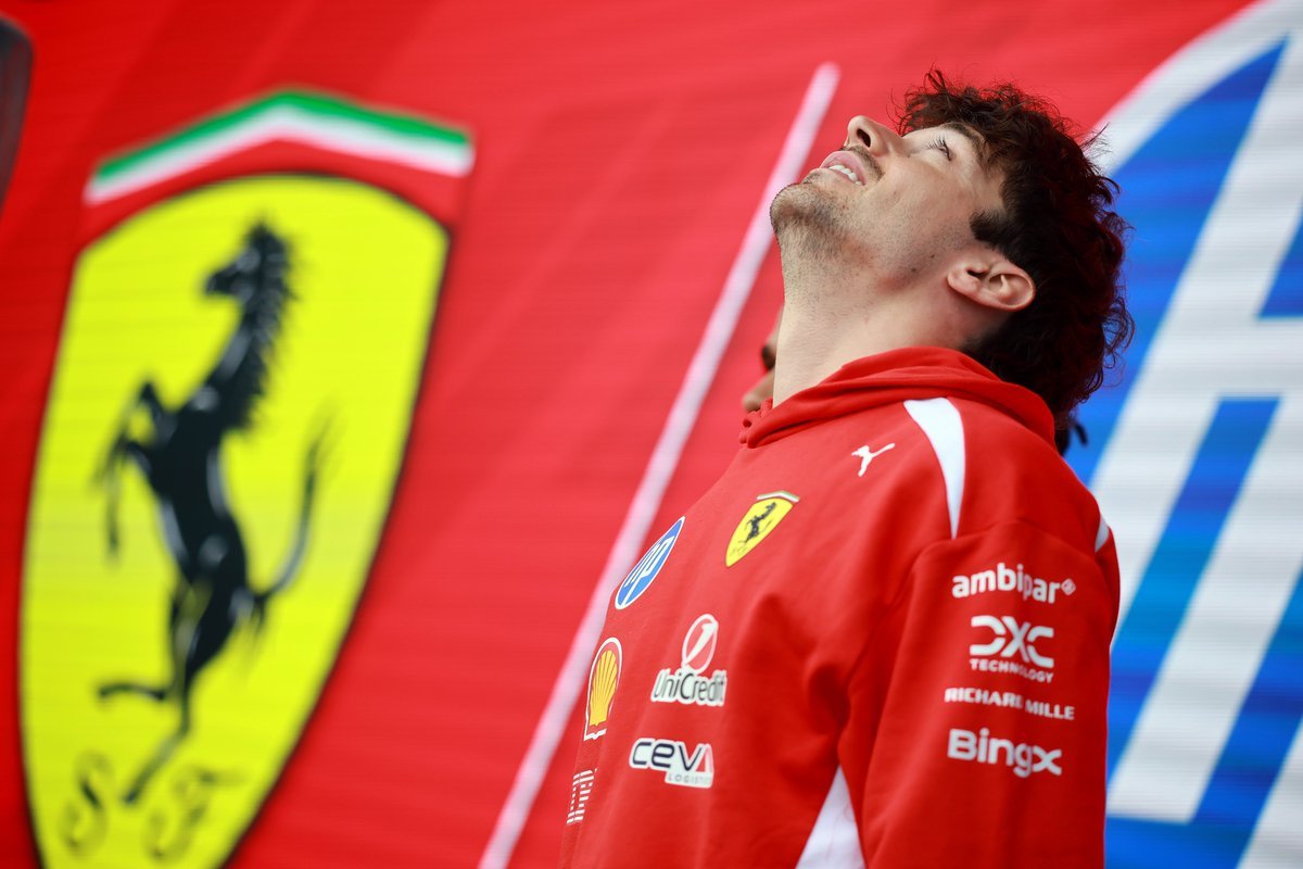 Estagiário da F1 tweet media
