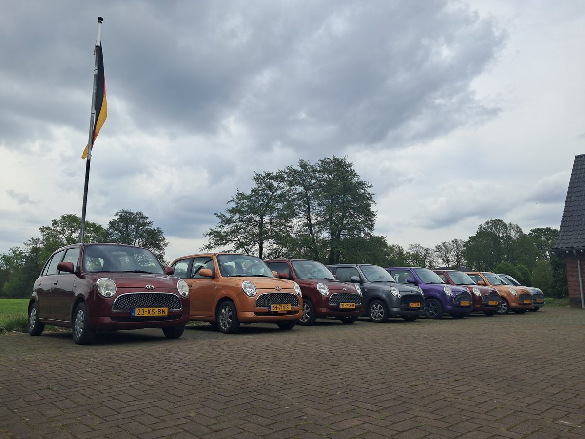 CaptainSidebur1's tweet photo. Lovely day out with some other Trevis- enthousiasts..#Daihatsu #Trevis #keicar https://t.co/tLexdXFSQK