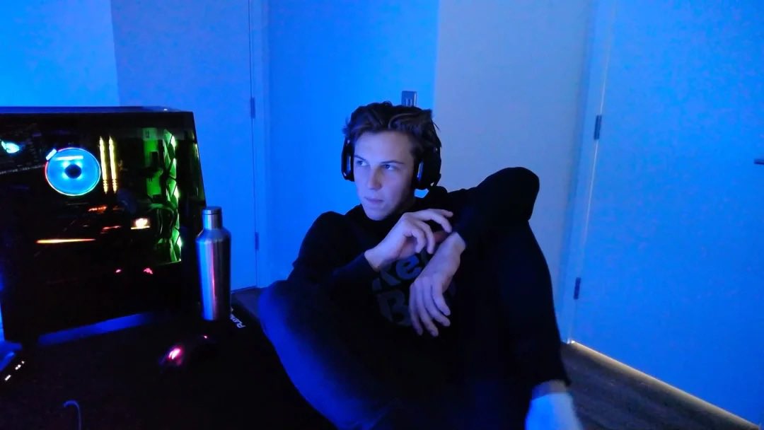 ✦YNG✦（見過莉莉麵包版） tweet media