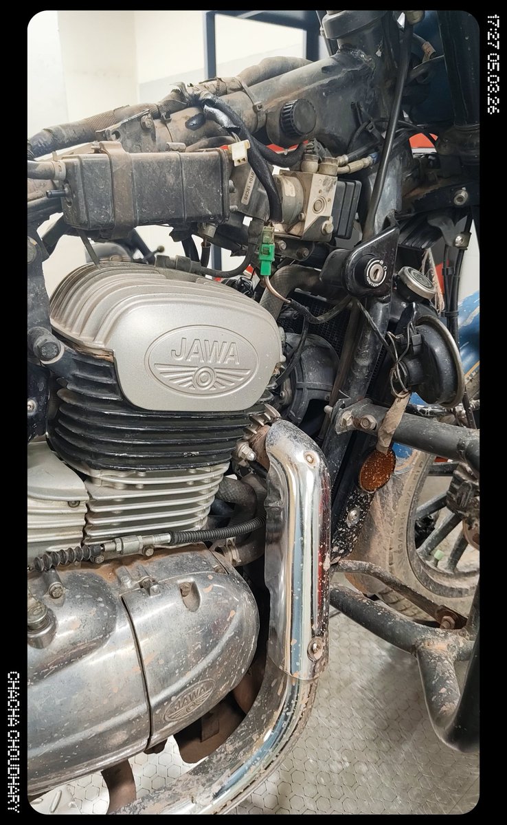 tejyuvapatrakar's tweet image. @jawamotorcycles को 'बेहतरीन कबाड़' बनाने और EV Trade को सबसे घटिया काम करने के लिए अवॉर्ड मिलना चाहिए। ग्राहक को सड़क पर लाने के लिए शुक्रिया। आप लोग #service नहीं, सिर्फ धोखा बेच रहे हैं। धिक्कार है ऐसी कंपनी,ऐसे मैनेजमेंट पर! @reach_anupam 
#ShameOnJawaYezdi #ReliabilityZero