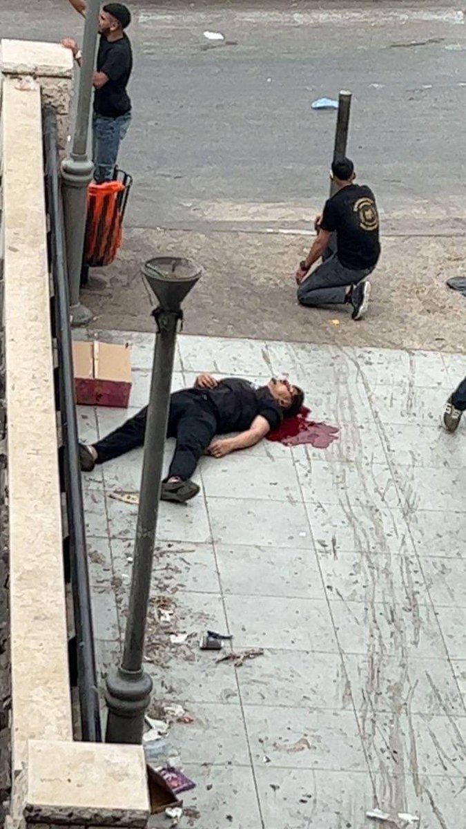 populergazete's tweet photo. İsrail güçleri, Batı Şeria'da doğum yapan eşine gerekli eşyaları almak için dışarı çıkan genci kafasından hedef alarak öldürdü. https://t.co/nG03C7Vr4K
