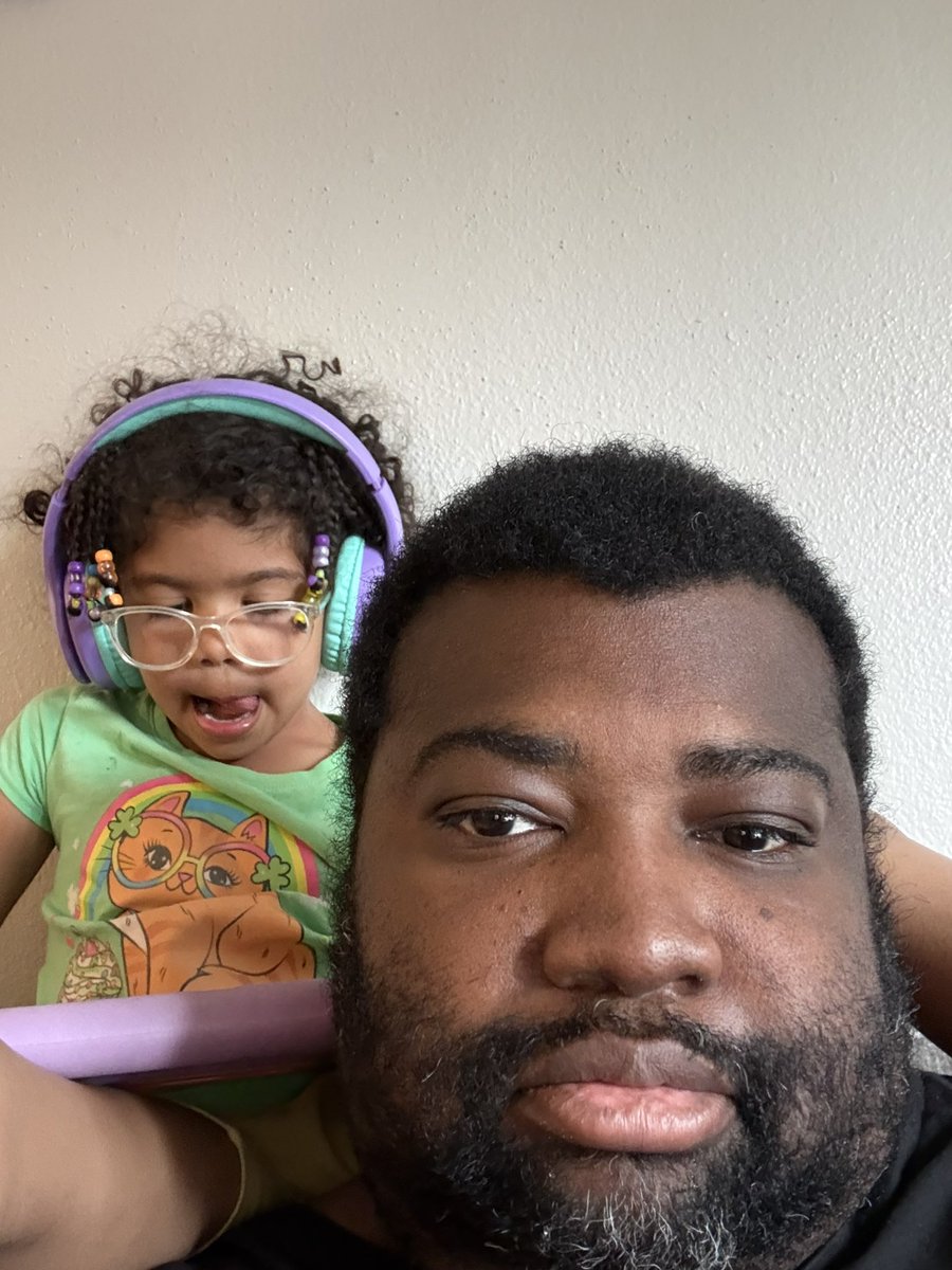 5280Keith's tweet image. Just hanging out, us girls 

#dadlife
#girldad