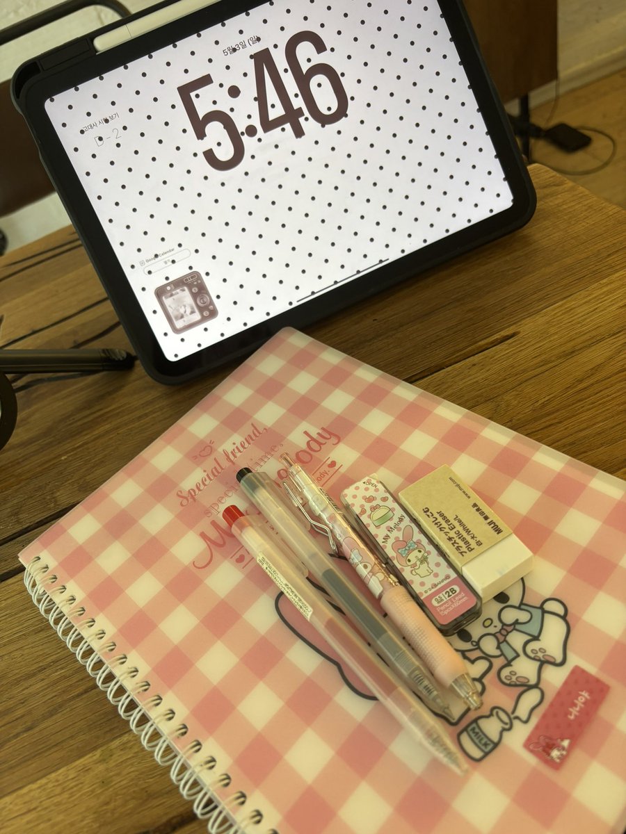 윤이 tweet media