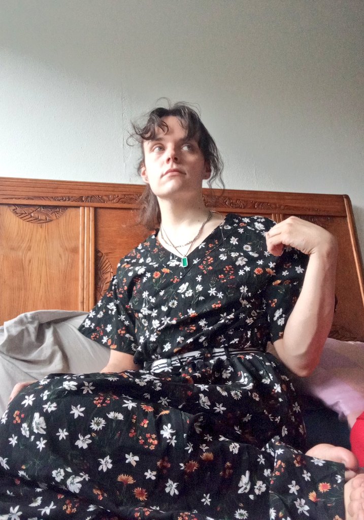 CUNTYMECHA's tweet photo. c'était mon anniversaire hier btw #LGBTQIASparkleUp https://t.co/TSlV39oAd8