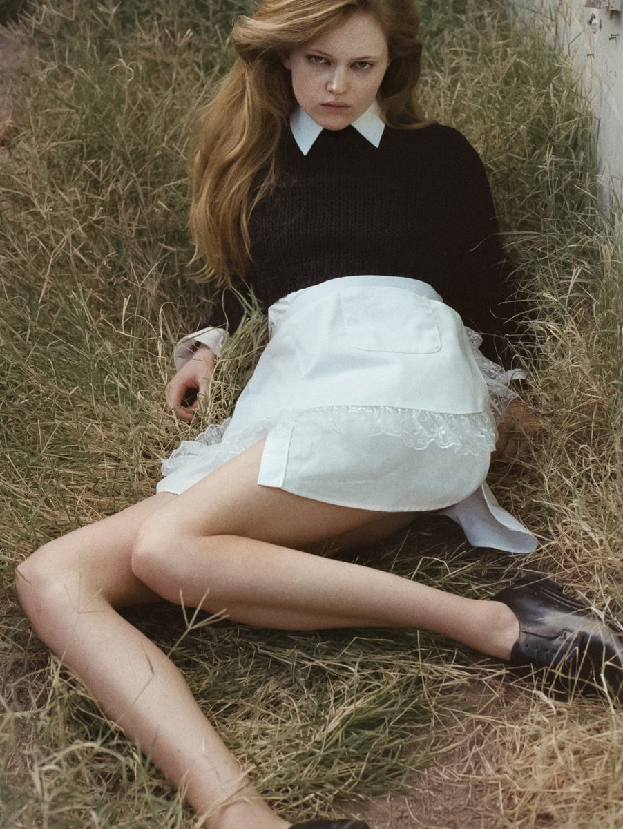 kendam_com's tweet image. Ava Shipp shot by Julia Noni in Country Girl fashion editorial kendam.com/news/editorial… 

#FashionEditorials #SS26 #Models #Photography #ELLEUS #Kendam