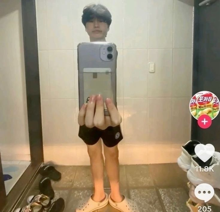 insane poses tweet media