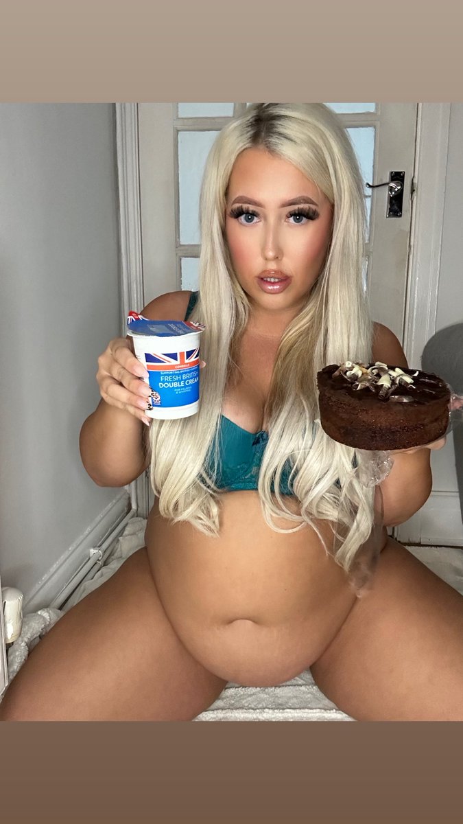 Blondebites tweet media