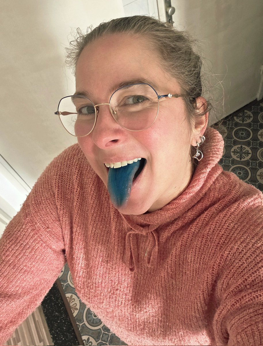 Suzan (met een Z zonder NE) tweet media