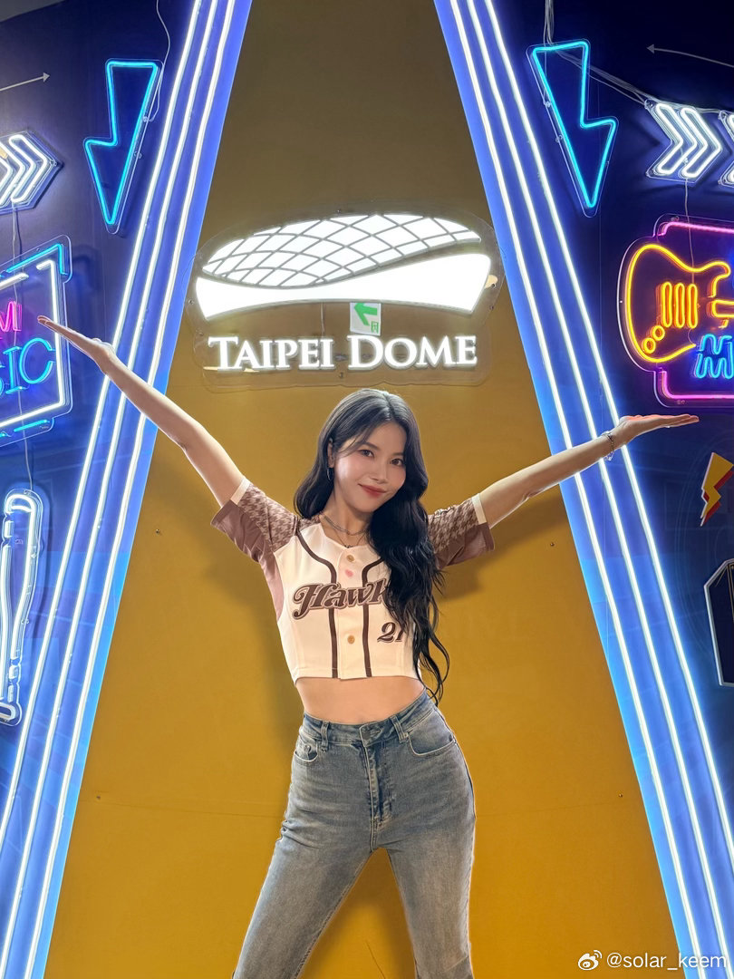 latinmoomoo's tweet image. Solar Weibo Post
m.weibo.cn/status/QDGAzuD…

"👍🏽👍🏽👍🏽"

#Solar #솔라
@RBW_MAMAMOO
