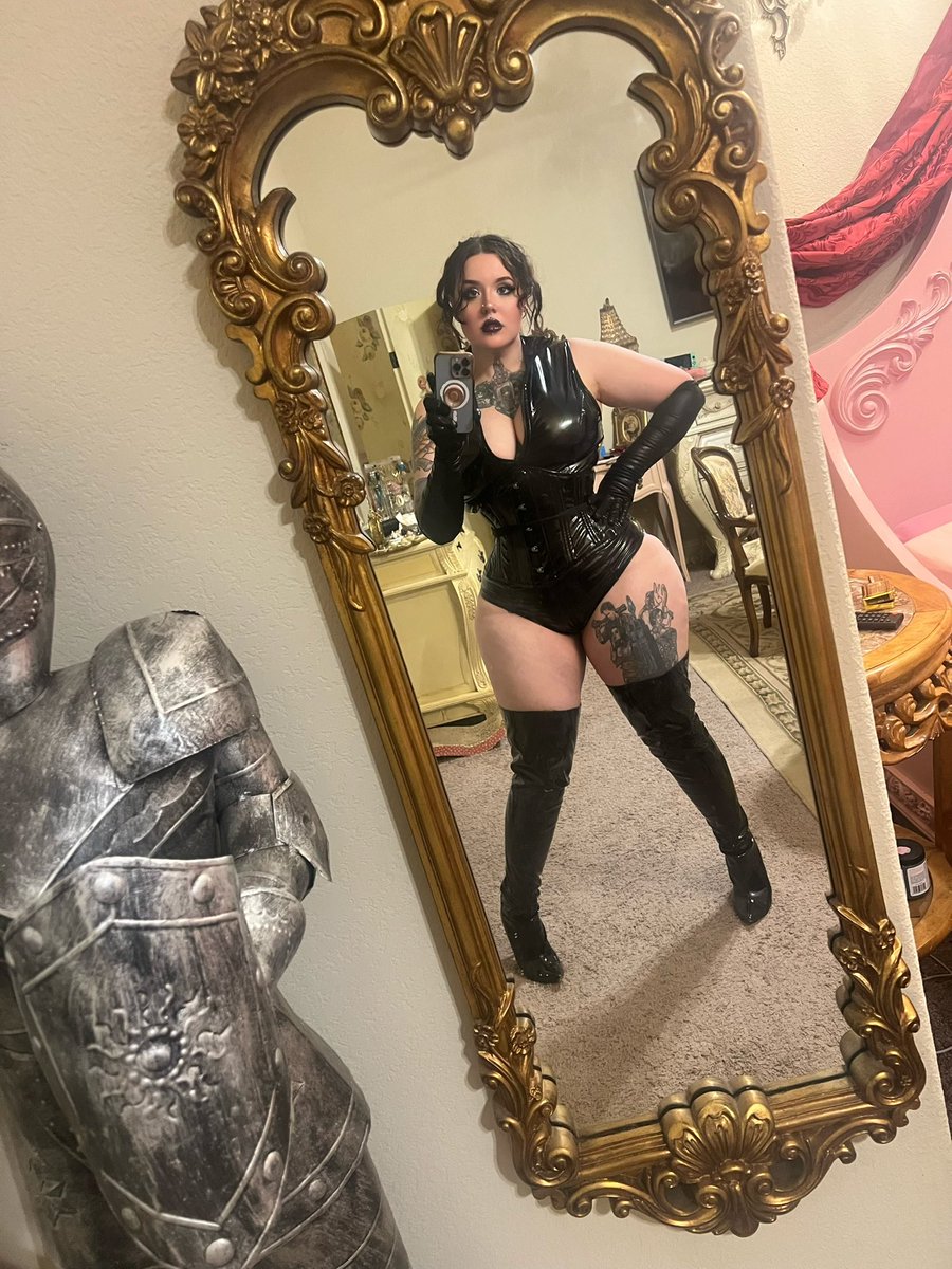 Heavenlee tweet media