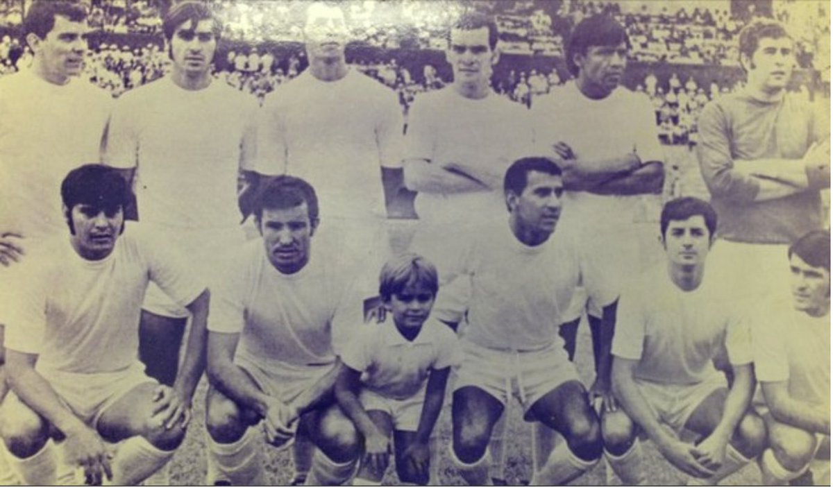 AntorchaDeporte's tweet photo. Comunicaciones 1971: Erwin Torres Ocampo, Luis Villavicencio, Luis Alberto el Becken Valle, Hugo Torres, Gilberto Fernández Lugo, Julio García. Abajo: Oscar Molina, Héctor el Rey Tambasco, Quique Godoy (niño), Enrique el Cohete Mendoza, Peter Sandoval Mersing, René Villavicencio https://t.co/a2uyYk8HL7