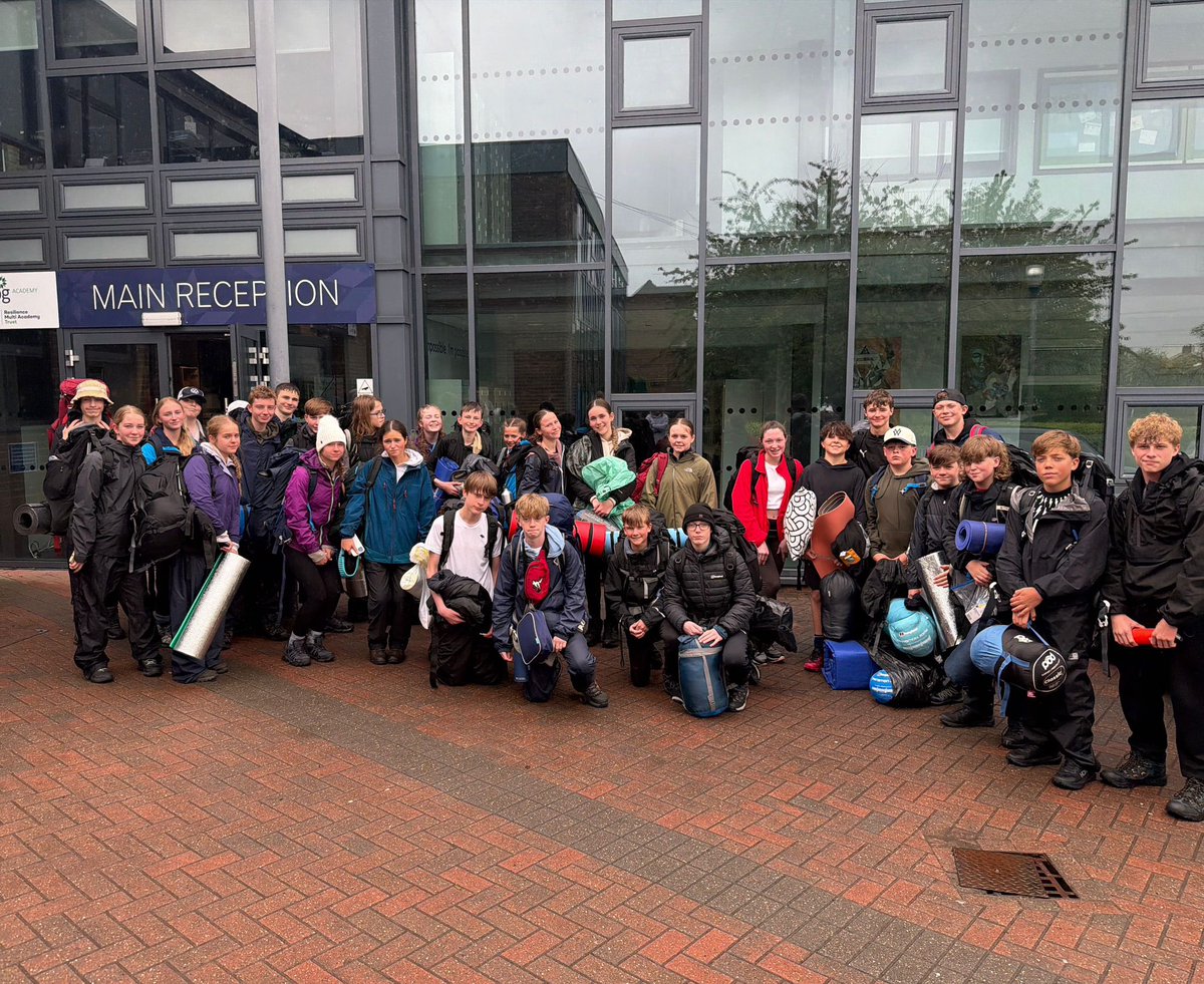 DofE_BBG's tweet image. 29 incredible students completed their Bronze DofE expedition, battling sun yesterday and rain today. A true test of resilience, teamwork, and determination. We are so proud of what they’ve achieved! 🌦️💪 #DofE #Resilience #Proud