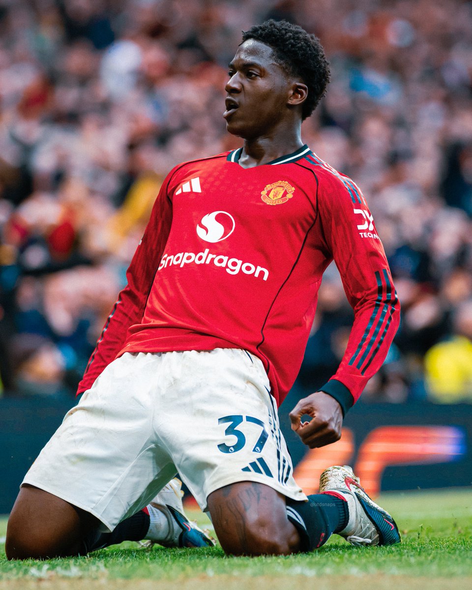 cold pics of Manchester United tweet media