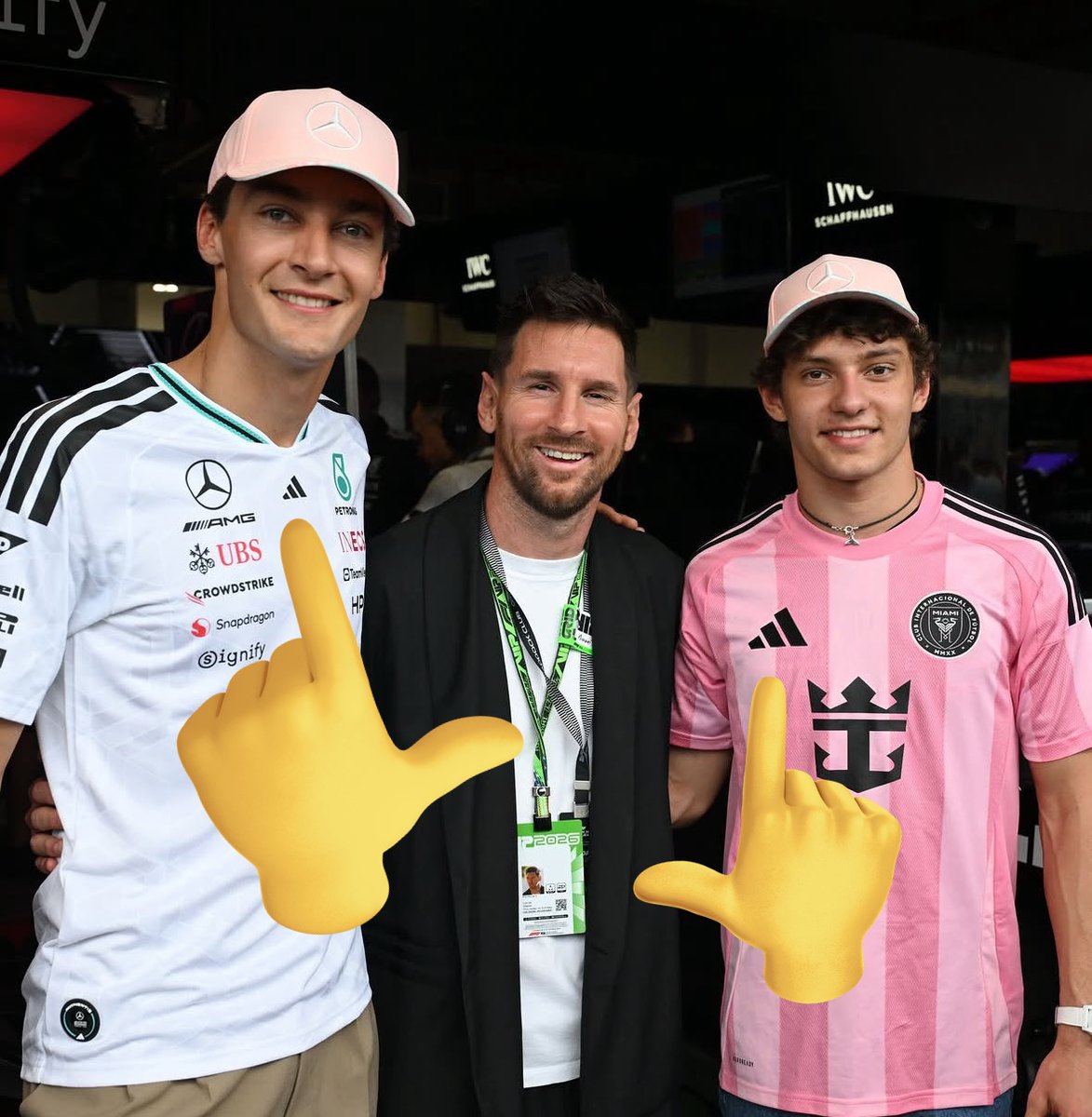 El motivo por el cual Messi interactuó más con Mercedes es por ESTO: ADIDAS.

Leo NO PUEDE vestirse o promocionar otra marca.