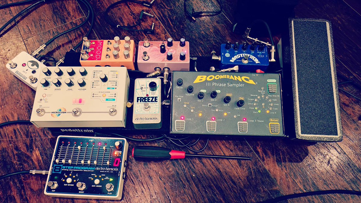 POS_yoshi's tweet image. I'm rebuilding my pedalboard for asia tour.  And  I built mini pedalboard for ambient music. Sounds so good!

#pedalboard #pedalboardoftheday