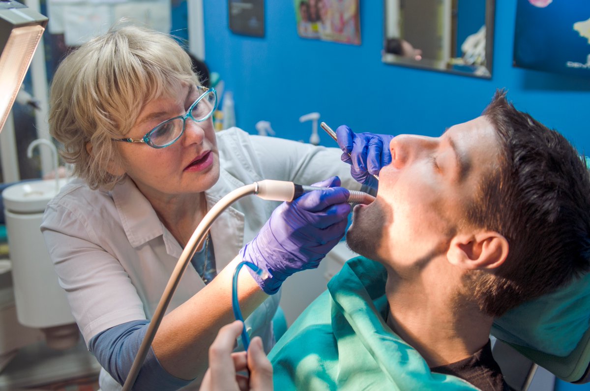 anaheim_7's tweet image. Finding time for your oral health shouldn't be hard. With late-night and weekend appointments, our dental cleanings fit your busy schedule perfectly. Prioritize your smile with accessible, professional care. How does your routine look this week? 🦷✨ #AnaheimDentist #Dentist