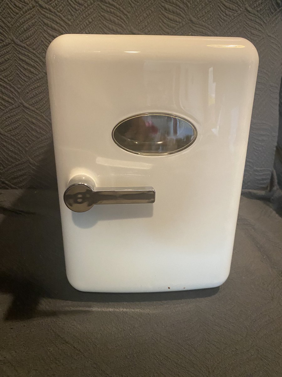 Are they making children smaller these days? I just got this mini