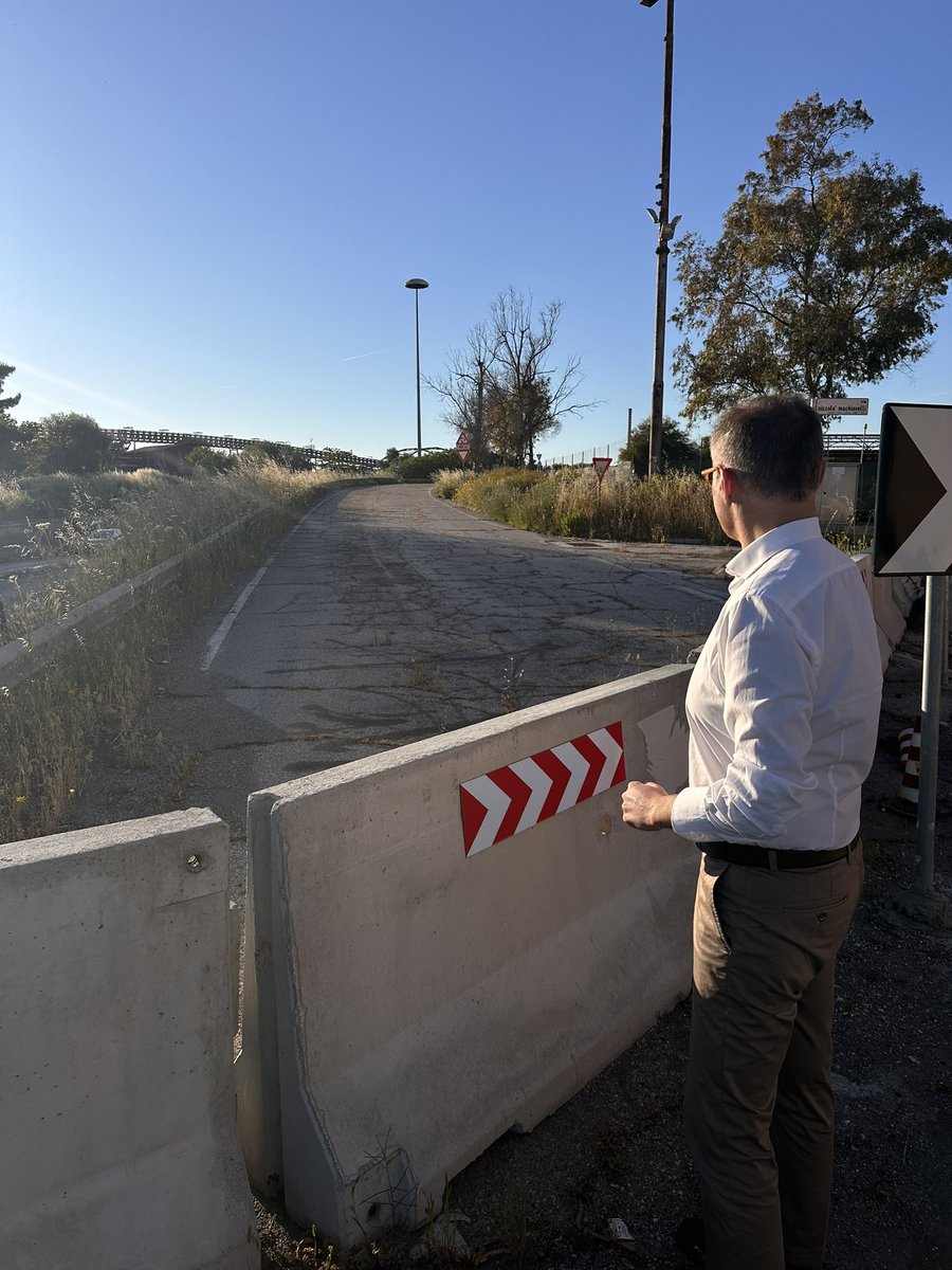 Viabilità a Taranto al collasso. La chiusura della rotatoria tra SS106 e SS7 crea disagi enormi a cittadini e imprese. Ho chiesto al Comune se ha attivato l’interlocuzione con l’on. <a href="/dario123iaia/">dario iaia</a>. Servono risposte subito.