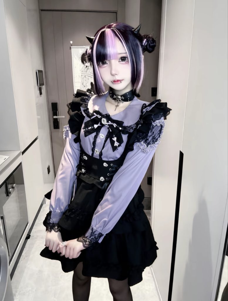 kiss11 tweet media