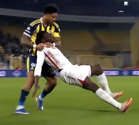 Tek Büyük GALATASARAY 💛❤️‼️ tweet media