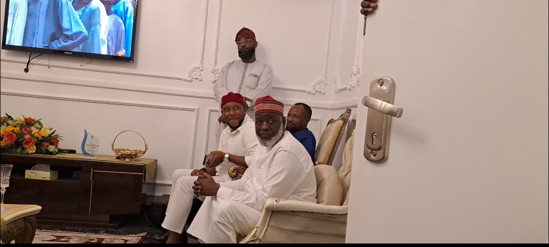 It’s happening now.

#NigeriaWillBeOk