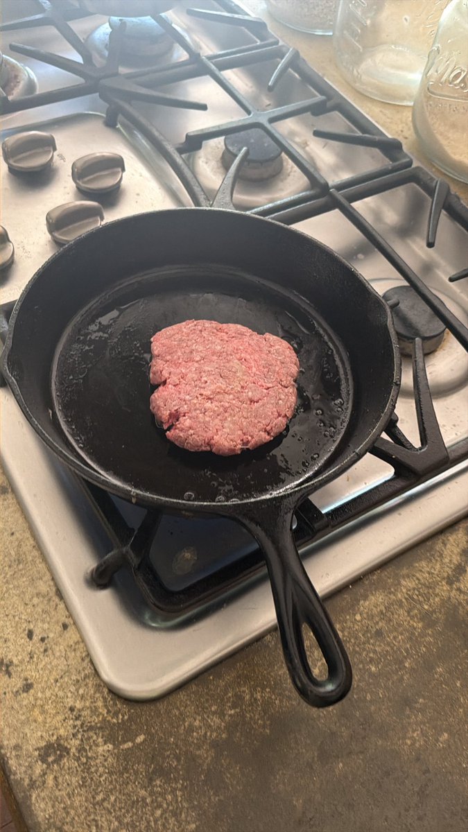 ShonAustin23's tweet image. Meat and Eggs! 
✅🫡
#FarmtoTable
#Farmraised
#local 

This is the way! 🤘