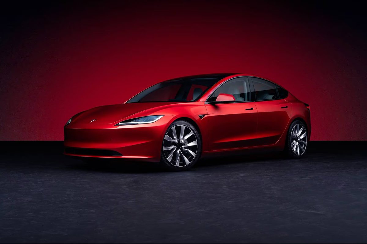 TeslaXander tweet media