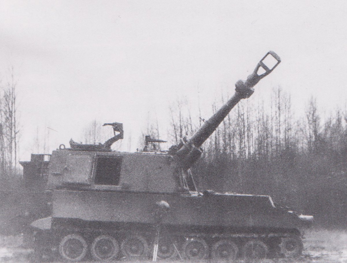 CRIB_Cate's tweet image. American M109 trialled by the Soviet Union in 1978. 
The M109 was captured by the Arab League forces and then handed over to the Soviet Union. 

#Tanks