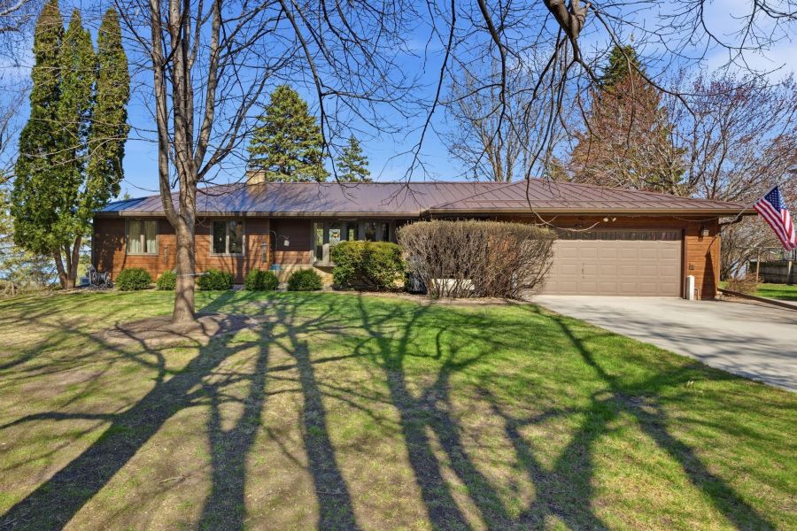 mnhometown's tweet photo. Hometown Realty Featured 2026 Property of the Week 19. 24642 Upsala Lane, Hutchinson, MN. MLS# 7042639.
#hometownrealty #hutchinsonmnrealtors #homesforsalehutchinson #housesforsalehutchinson #realestatehutchinson 
https://t.co/LsGw6juXf2 https://t.co/LjISOCHmLh