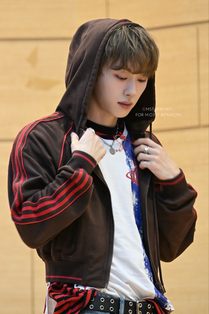 Mstarrysky_'s tweet photo. 260502 1st Music M.O.N.T Keep it slow Fansign Event

THE VIBE 🤘🏻

#몬트 #빛새온 #MONT #BITSAEON 
#ビッセオン https://t.co/FW3zWorG1i
